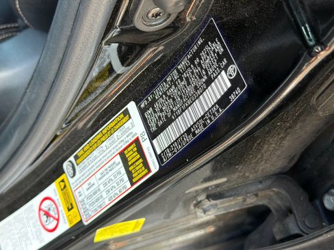 Used 2014 Toyota Camry SE FWD image 16