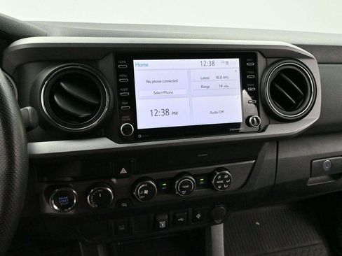 Used 2020 Toyota Tacoma TRD Off-Road AWD/4WD image 17