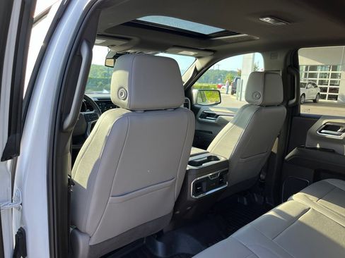 Used 2024 Chevrolet Silverado 1500 LTZ w/ LTZ Premium Package AWD/4WD image 10
