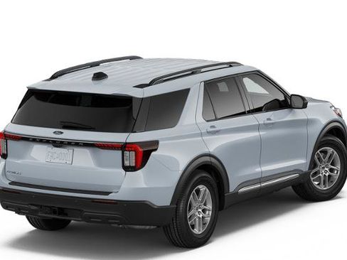 New 2026 Ford Explorer Active RWD image 3