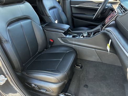 New 2025 Jeep Grand Cherokee Limited w/ Trailer Tow Package image 7