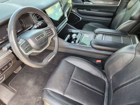 Used 2022 Jeep Wagoneer Series II w/ Premium Group I RWD image 2