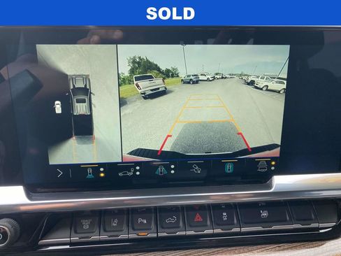 Used 2025 Chevrolet Silverado 2500 LT AWD/4WD image 19
