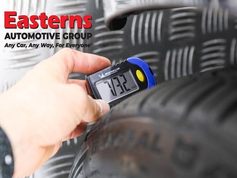 Used 2023 Genesis G70 2.0T image 28