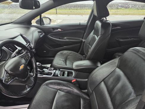 Used 2017 Chevrolet Cruze Premier FWD image 12