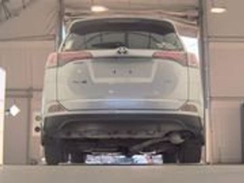 Certified 2018 Toyota RAV4 LE image 32