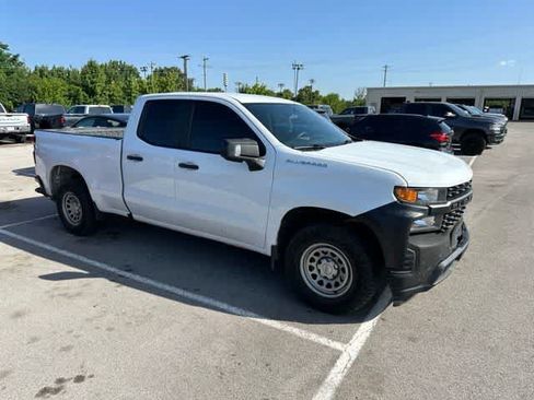 Used 2019 Chevrolet Silverado 1500 W/T w/ WT Convenience Package RWD image 3