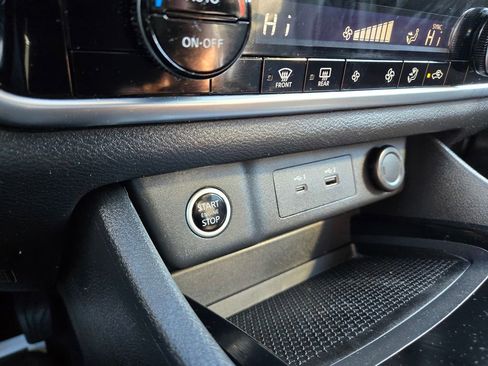 Used 2021 Nissan Rogue SV image 22