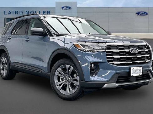 New 2026 Ford Explorer Active w/ Active Comfort Package AWD/4WD image 2