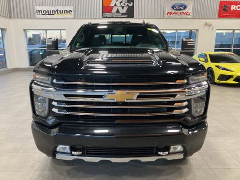 Used 2022 Chevrolet Silverado 2500 High Country image 2
