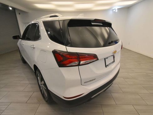 Used 2022 Chevrolet Equinox Premier AWD/4WD image 3