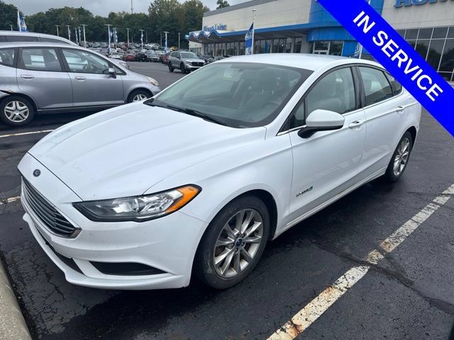 Used 2017 Ford Fusion SE FWD image 3