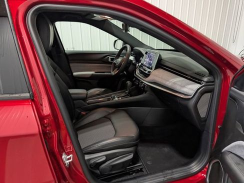 Used 2025 Jeep Compass Latitude AWD/4WD image 28