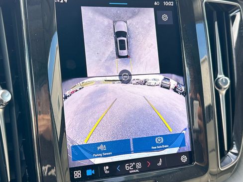 Certified 2024 Volvo XC60 B5 Plus w/ Protection Package Premier image 27