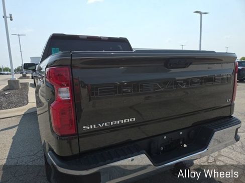 Used 2023 Chevrolet Silverado 1500 LT AWD/4WD image 6