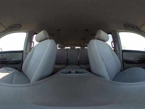 Used 2021 Kia Sedona LX FWD image 26