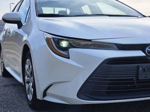 Used 2024 Toyota Corolla LE image 9