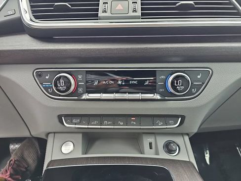 Used 2024 Audi Q5 e Prestige w/ Prestige Package AWD/4WD image 20