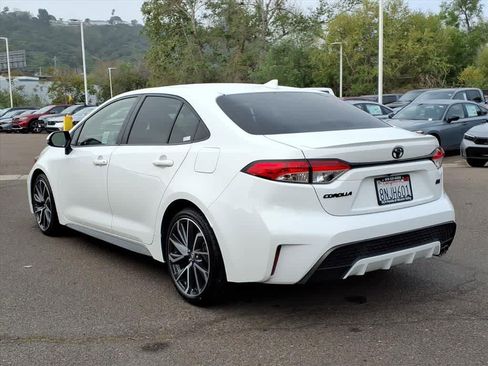 Used 2020 Toyota Corolla SE w/ SE Premium Package image 7