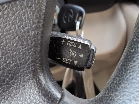 Used 2012 Toyota Camry FWD image 21