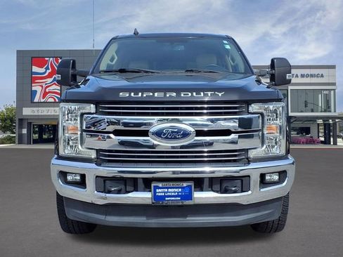 Used 2019 Ford F250 Lariat w/ Lariat Value Package AWD/4WD image 2