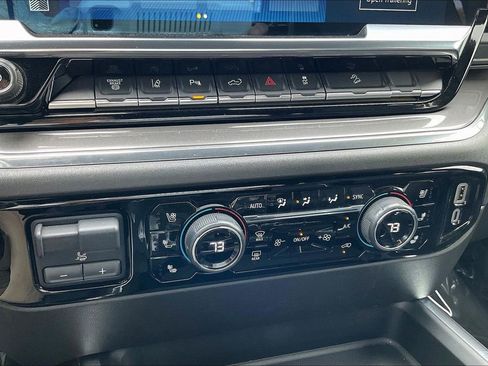 Used 2024 Chevrolet Silverado 3500 High Country w/ High Country Premium Package image 31