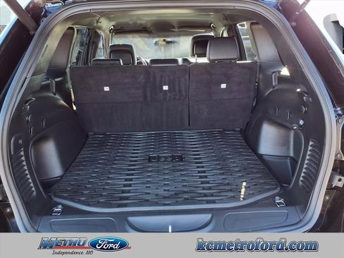 Used 2021 Jeep Grand Cherokee Laredo X image 33