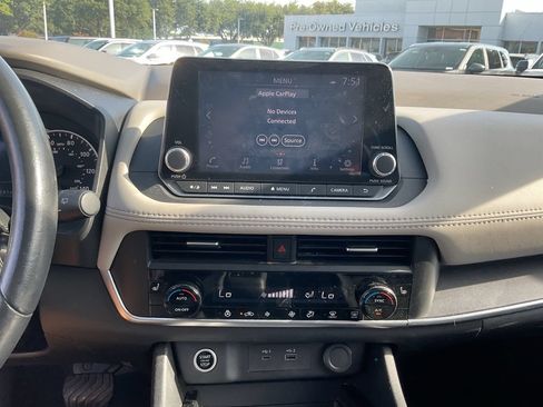 Used 2023 Nissan Rogue SV w/ SV Premium B Package AWD/4WD image 29