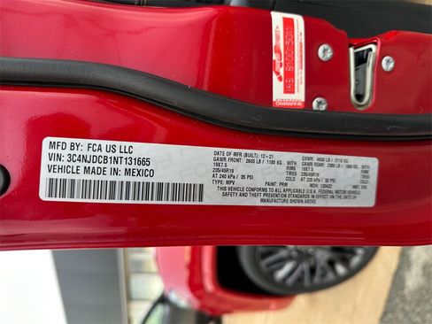 Used 2022 Jeep Compass Limited image 31