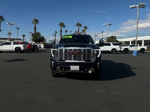 Used 2025 GMC Sierra 2500 Denali w/ Technology Package image 3