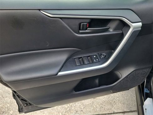 Used 2025 Toyota RAV4 LE image 13