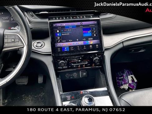 Used 2021 Jeep Grand Cherokee L Limited AWD/4WD image 6