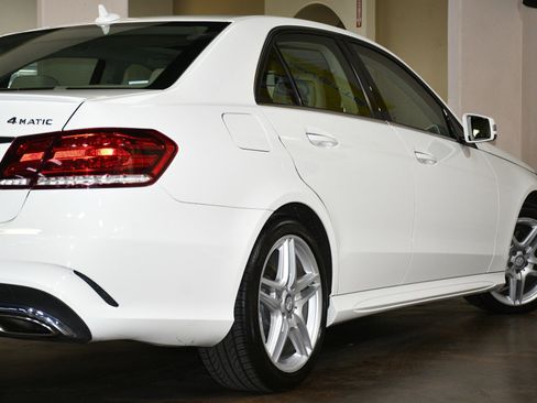 Used 2014 Mercedes-Benz E 350 4MATIC Sedan image 56