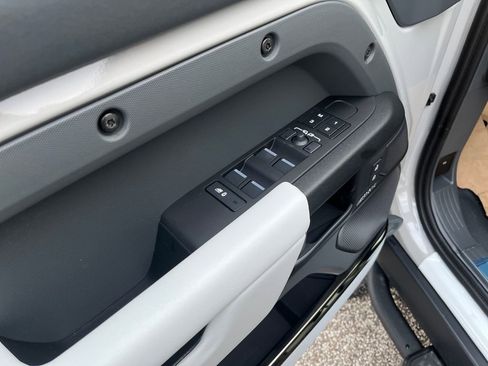 New 2026 Land Rover Defender 110 OCTA image 11