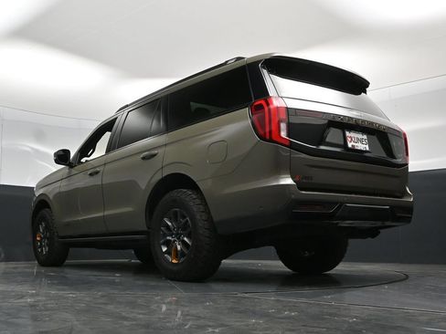Used 2025 Ford Expedition Tremor AWD/4WD image 57