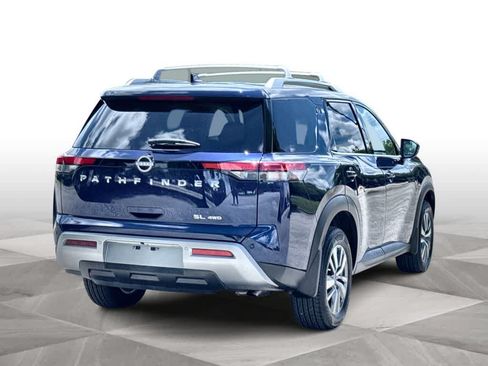 Used 2025 Nissan Pathfinder SL AWD/4WD image 8