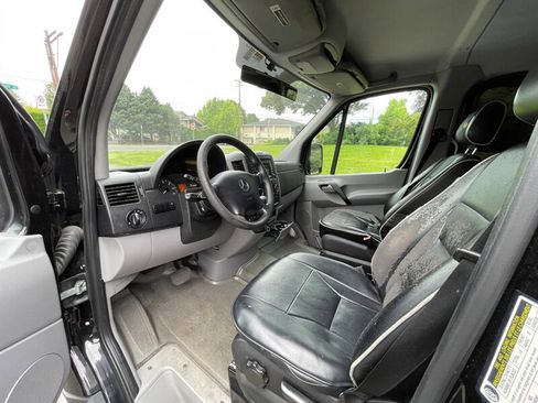 Used 2016 Mercedes-Benz Sprinter 2500 image 8