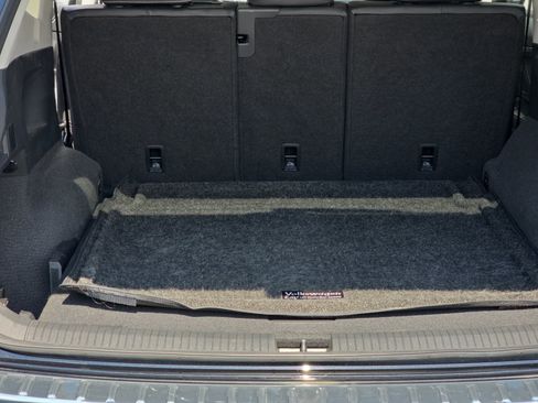 Used 2024 Volkswagen Tiguan SE w/ Panoramic Sunroof Package AWD/4WD image 12