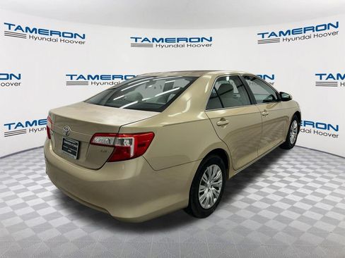 Used 2012 Toyota Camry LE FWD image 5