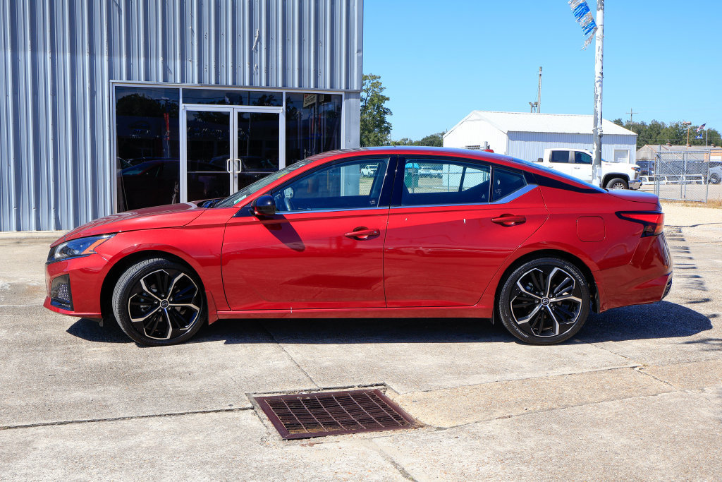 Used 2023 Nissan Altima 2.5 SR w/ SR Premium Package FWD image 25