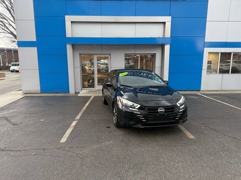 Used 2025 Nissan Versa SV w/ Trunk Package image 3