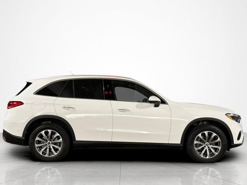 Used 2025 Mercedes-Benz GLC 300 image 6