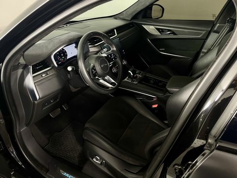 Used 2022 Jaguar F-PACE SVR AWD/4WD image 11