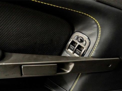 Used 2015 Aston Martin V8 Vantage GT RWD image 39