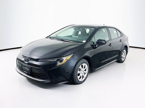 Used 2024 Toyota Corolla LE image 3