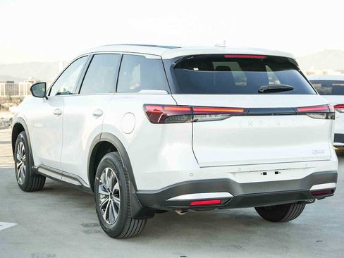 New 2026 INFINITI QX60 Pure image 6