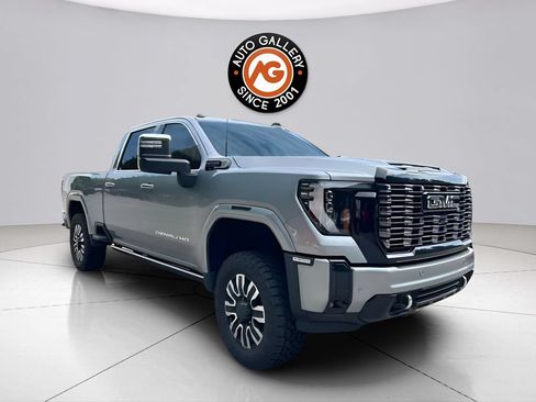 Used 2025 GMC Sierra 2500 Denali Ultimate AWD/4WD image 1