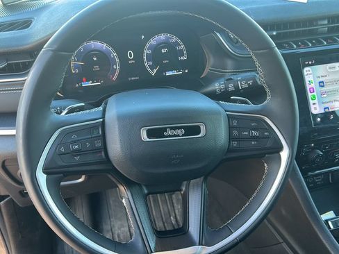 Used 2024 Jeep Grand Cherokee L Laredo AWD/4WD image 10