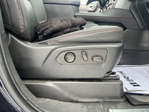 Used 2022 Chevrolet Suburban RST image 35