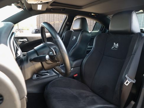Used 2018 Dodge Charger R/T Scat Pack RWD image 10